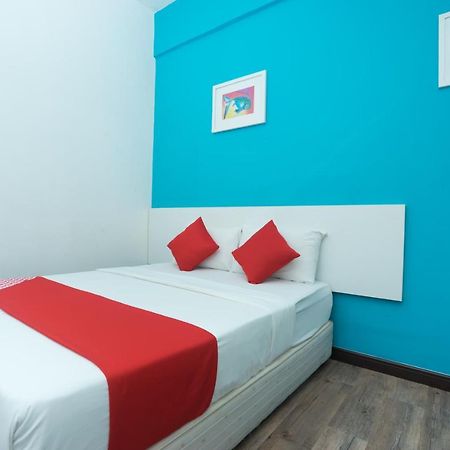 Capital O Ridel Hotel Кота-Бару Екстер'єр фото