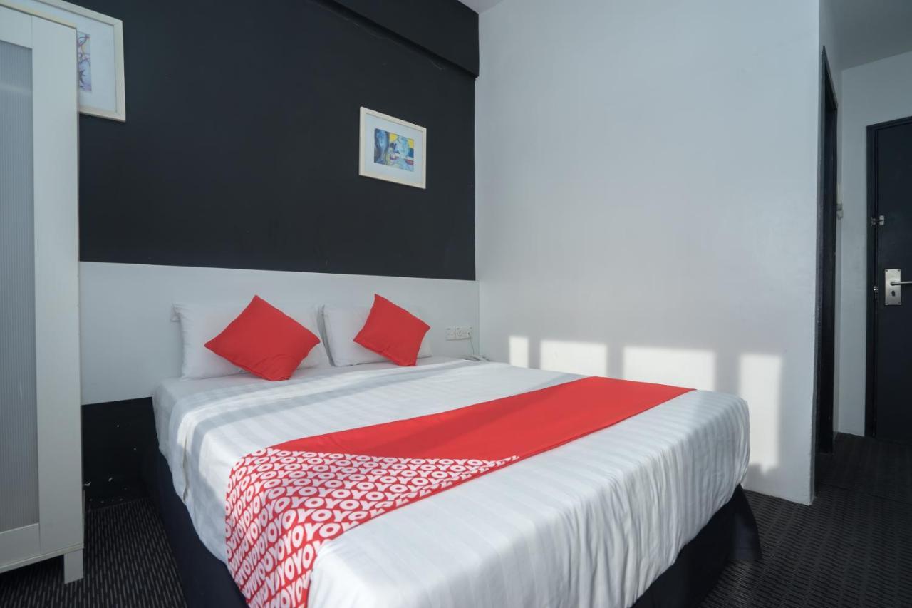 Capital O Ridel Hotel Кота-Бару Екстер'єр фото